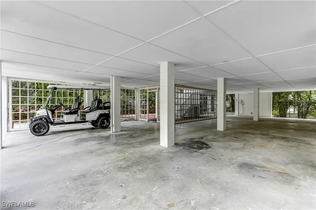 370 6th Avenue S Naples FL 34102