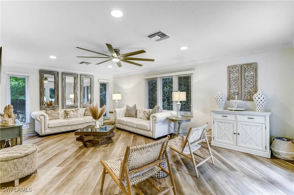 370 6th Avenue S Naples FL 34102
