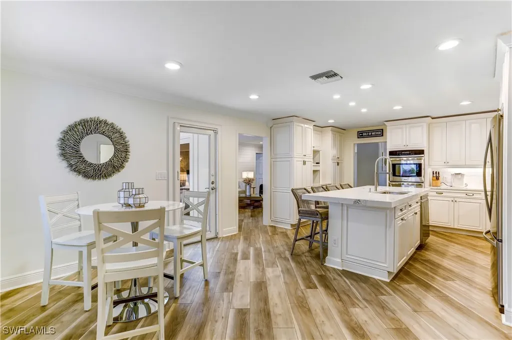 370 6th Avenue S Naples FL 34102