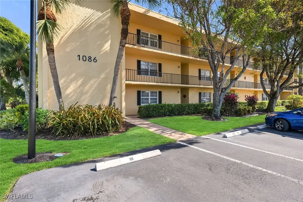 1086 Forest Lakes Drive Naples FL 34105