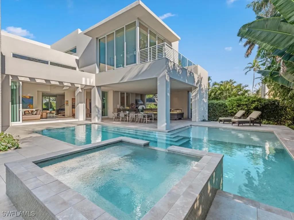440 Spinnaker Drive Naples FL 34102
