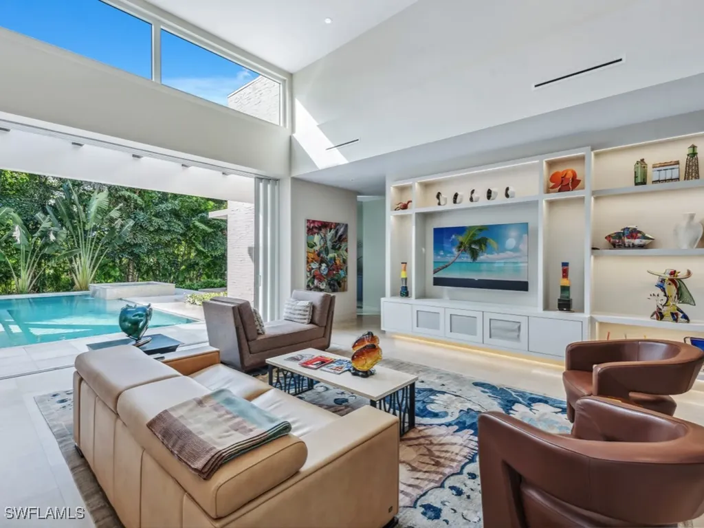 440 Spinnaker Drive Naples FL 34102