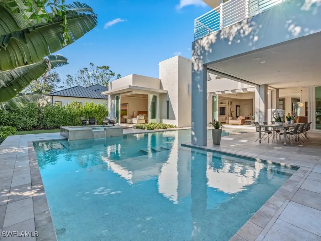 440 Spinnaker Drive Naples FL 34102