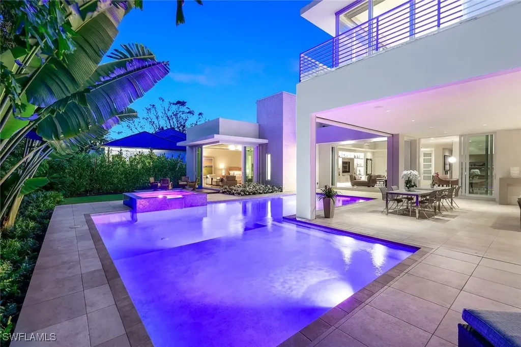 440 Spinnaker Drive Naples FL 34102