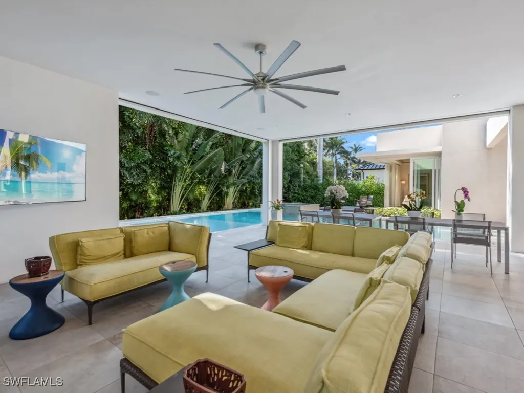 440 Spinnaker Drive Naples FL 34102