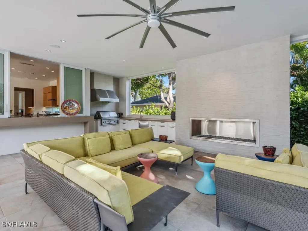 440 Spinnaker Drive Naples FL 34102