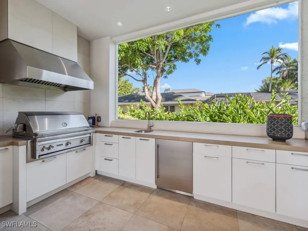 440 Spinnaker Drive Naples FL 34102