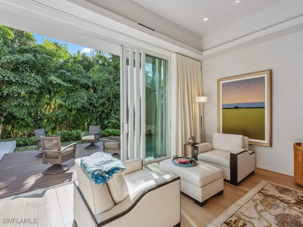 440 Spinnaker Drive Naples FL 34102