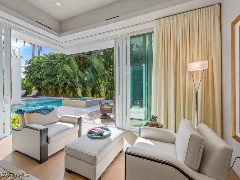 440 Spinnaker Drive Naples FL 34102