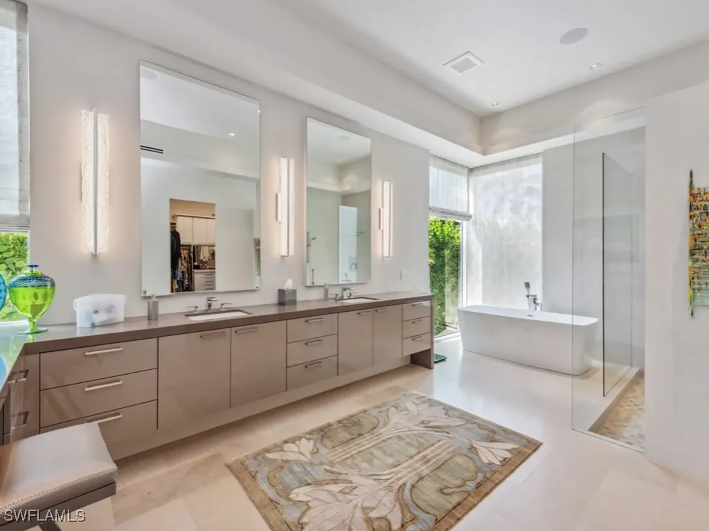 440 Spinnaker Drive Naples FL 34102
