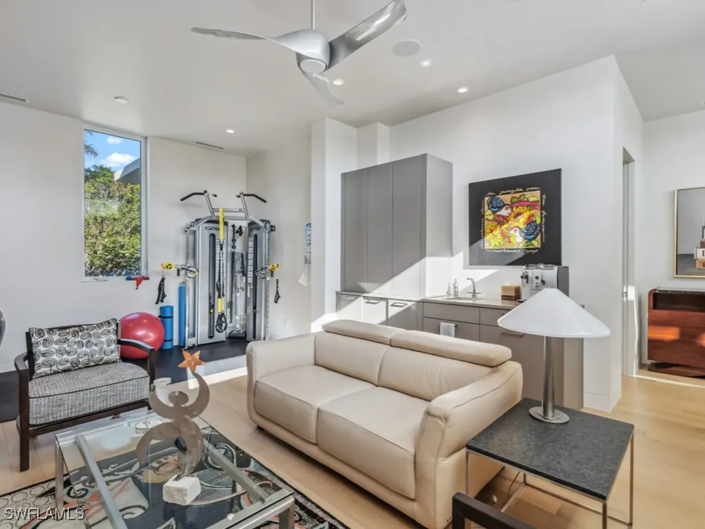 440 Spinnaker Drive Naples FL 34102