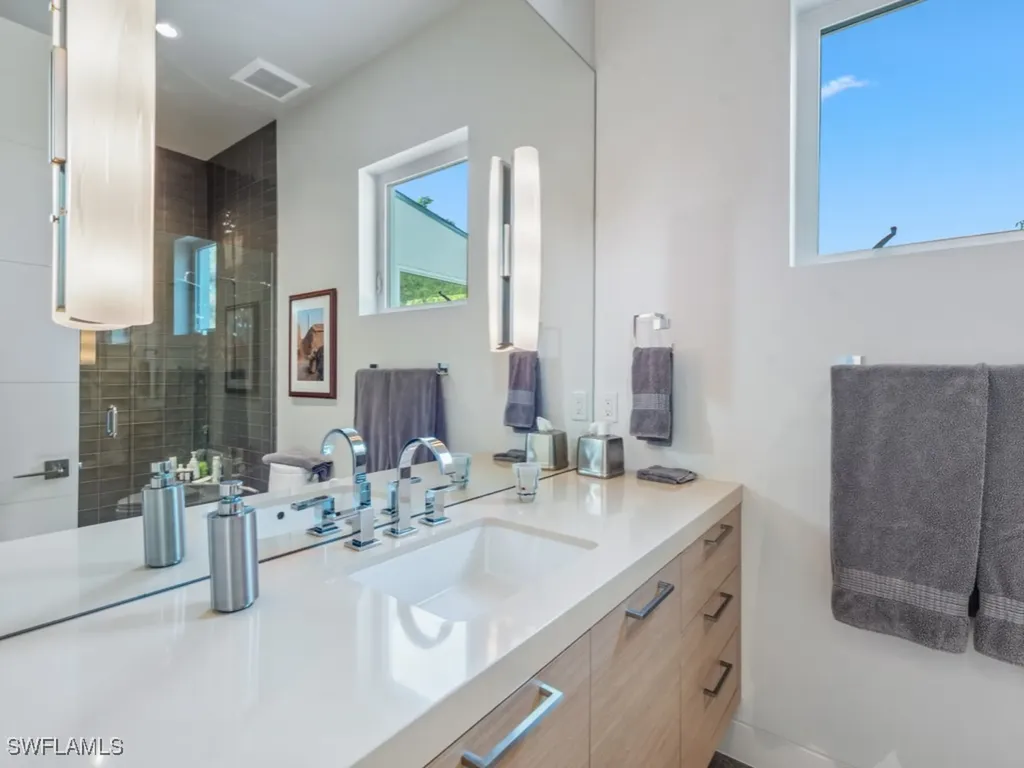 440 Spinnaker Drive Naples FL 34102