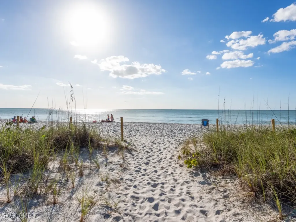 440 Spinnaker Drive Naples FL 34102