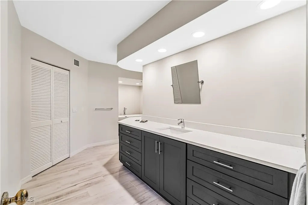 20 Seagate Drive Naples FL 34103
