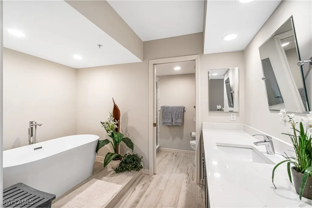 20 Seagate Drive Naples FL 34103