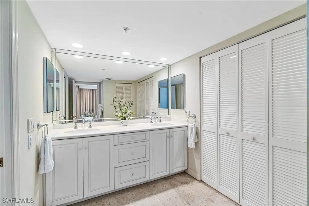 20 Seagate Drive Naples FL 34103