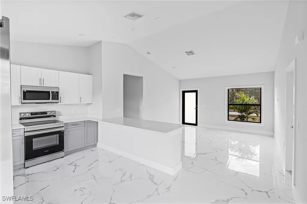 556 Woodview Drive Lehigh Acres FL 33972