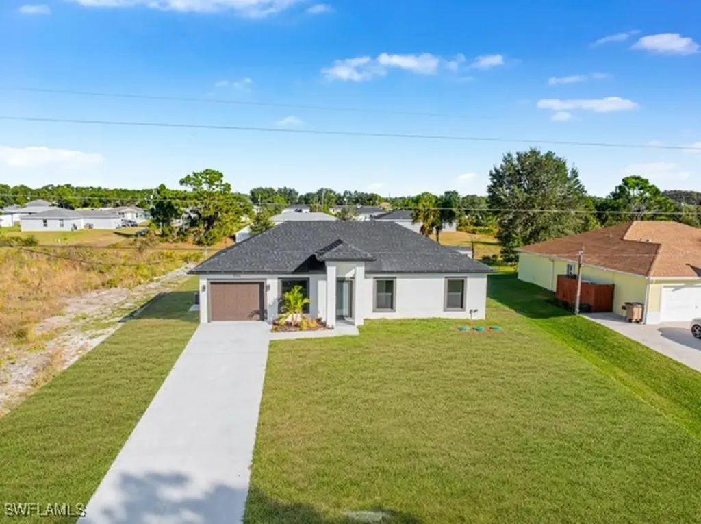 556 Woodview Drive Lehigh Acres FL 33972
