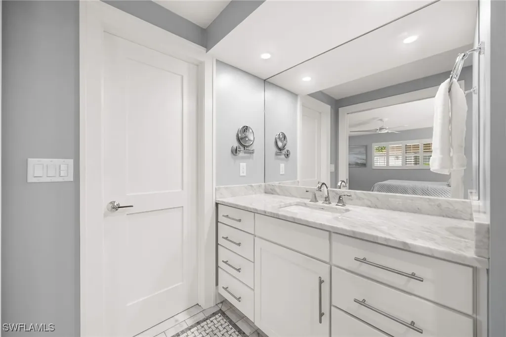 222 Harbour Drive Naples FL 34103