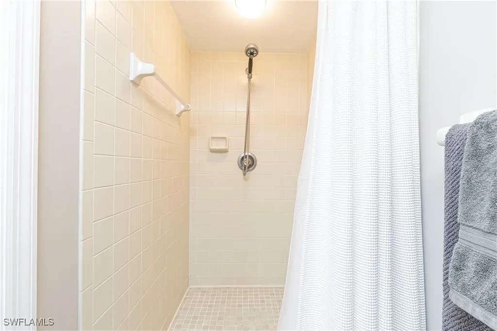 4360 Chantelle Drive Naples FL 34112