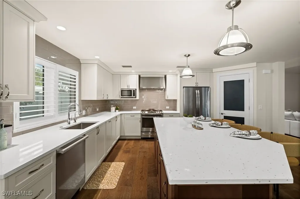 2499 10th Street N Naples FL 34103