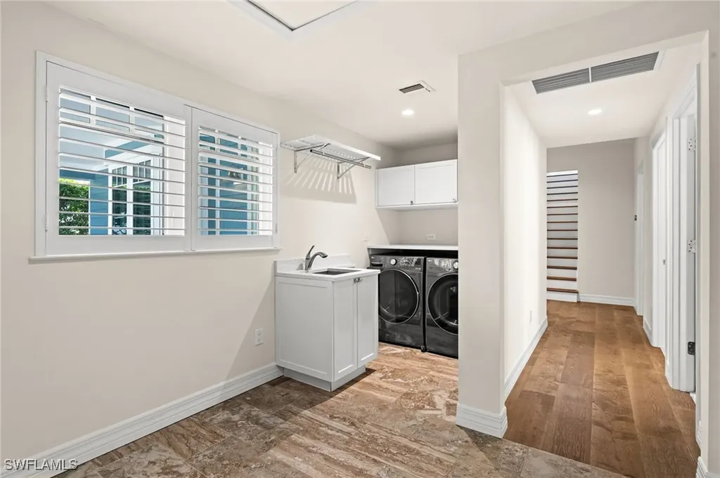 2499 10th Street N Naples FL 34103