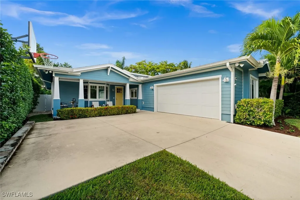 2499 10th Street N Naples FL 34103