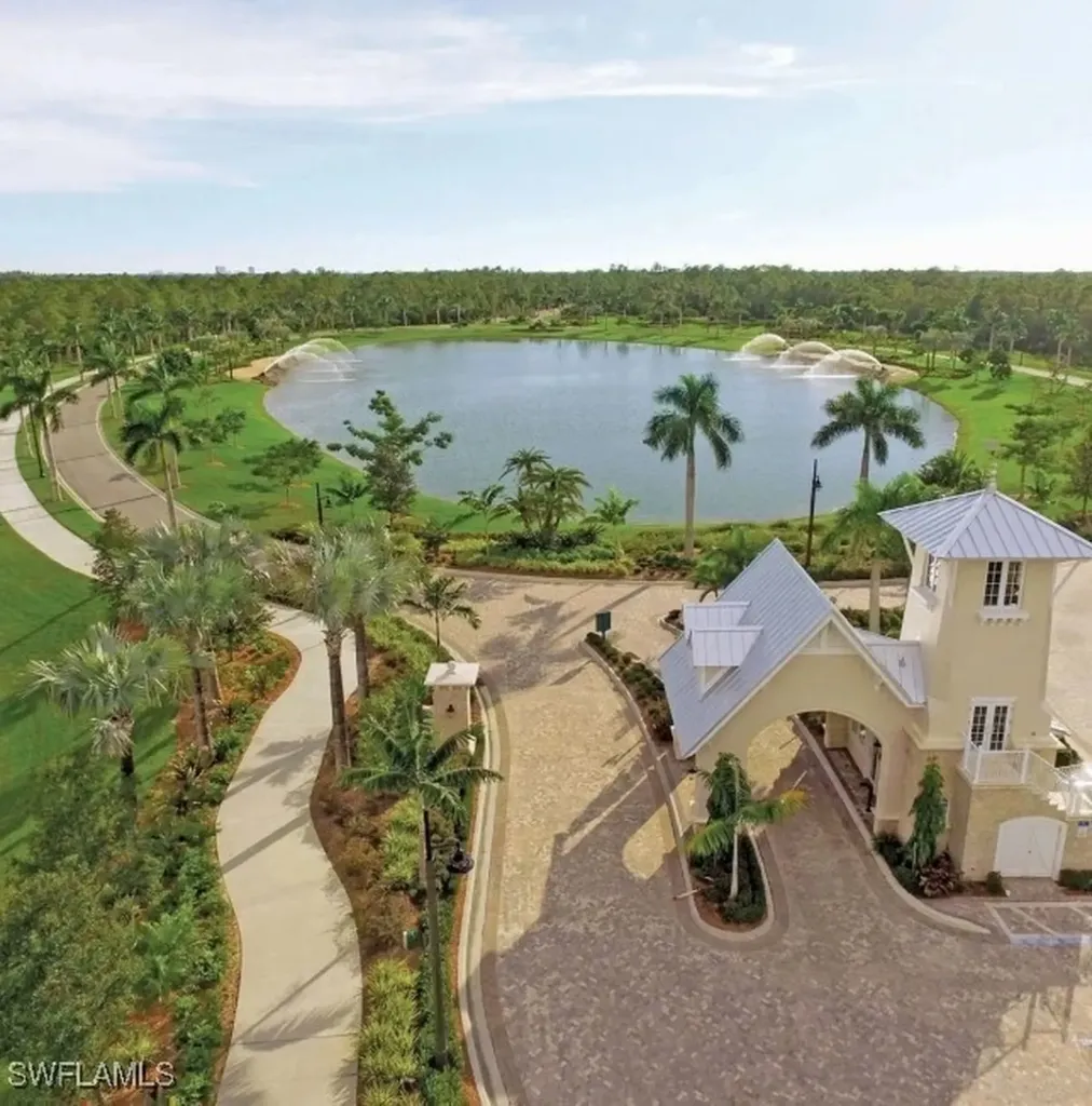 14658 Topsail Drive Naples FL 34114
