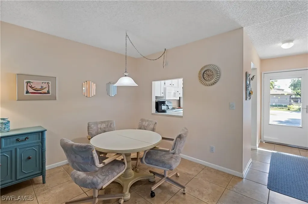 4628 SE 6th Avenue Cape Coral FL 33904