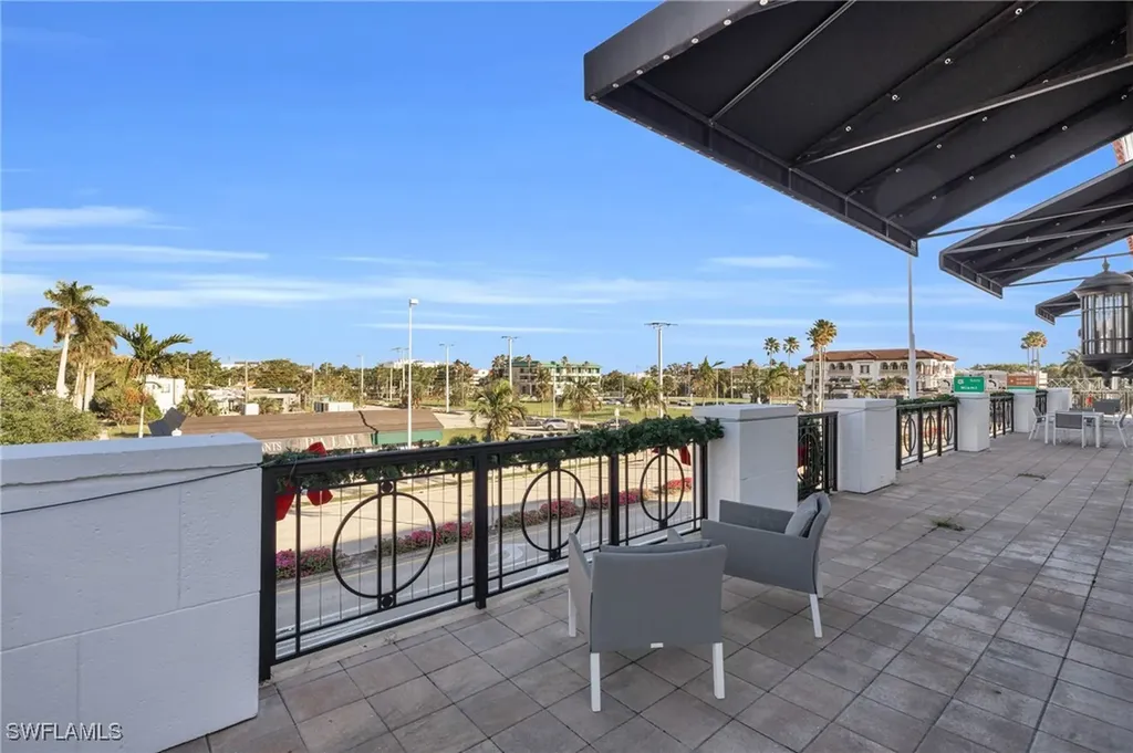 428 9th Street S Naples FL 34102