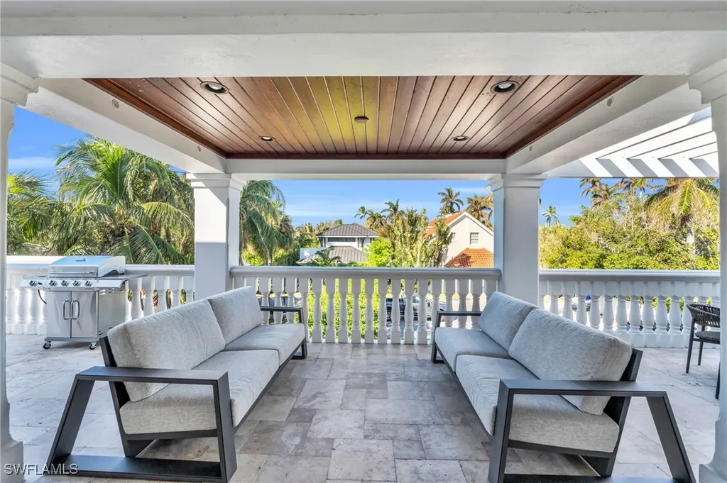 271 Broad Avenue S Naples FL 34102