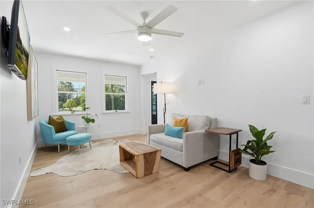 6260 Waxmyrtle Way Naples FL 34109