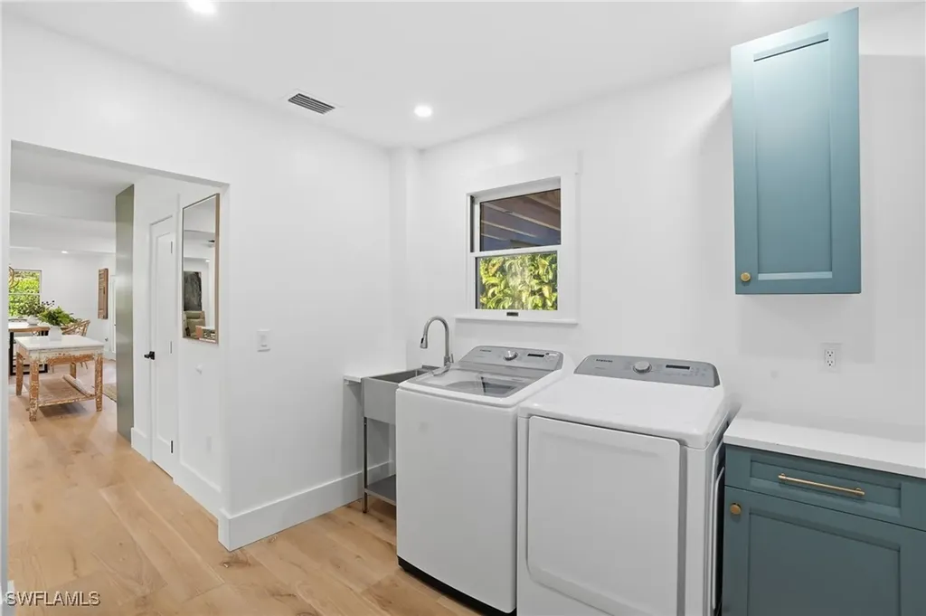 6260 Waxmyrtle Way Naples FL 34109