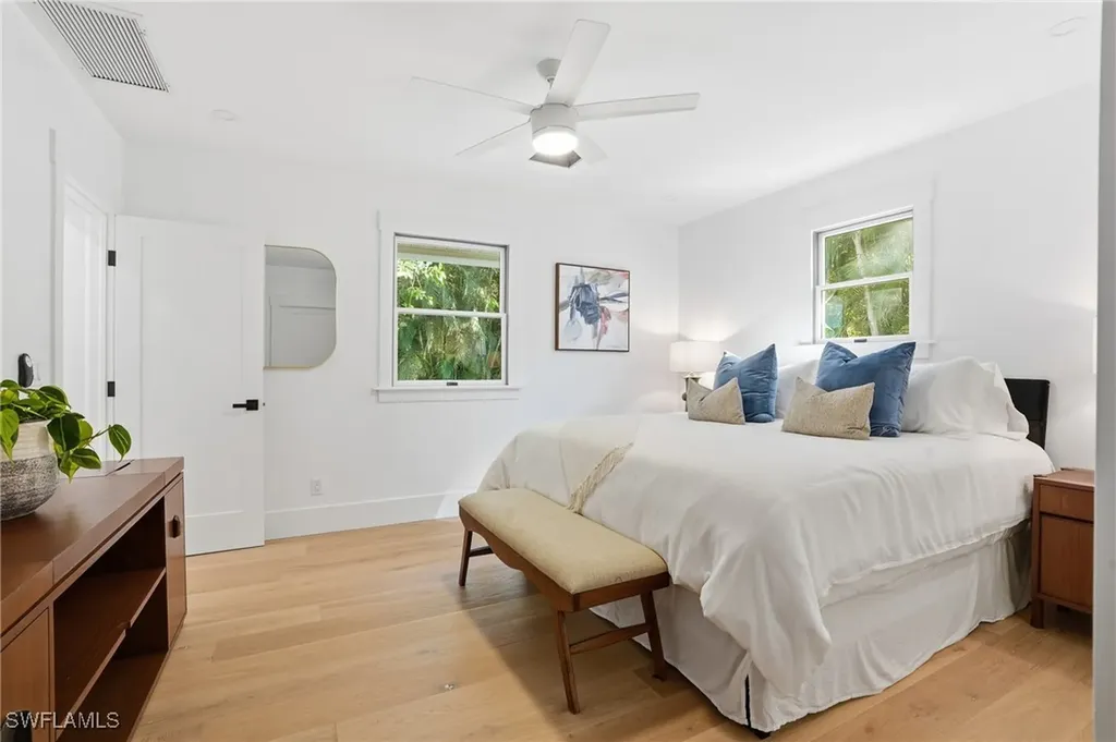 6260 Waxmyrtle Way Naples FL 34109