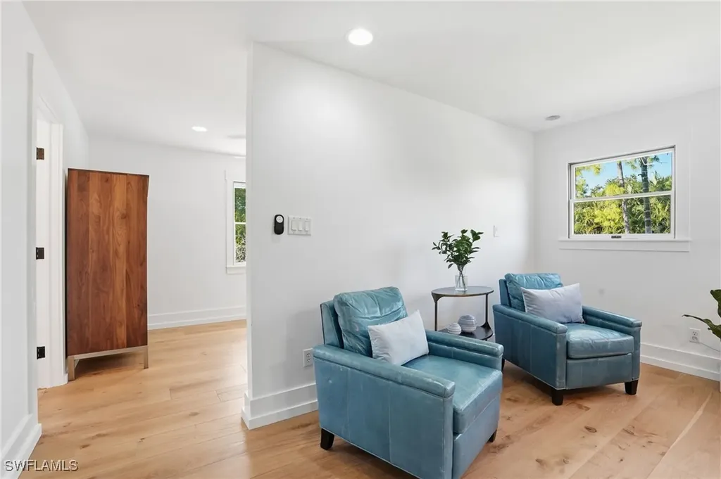6260 Waxmyrtle Way Naples FL 34109