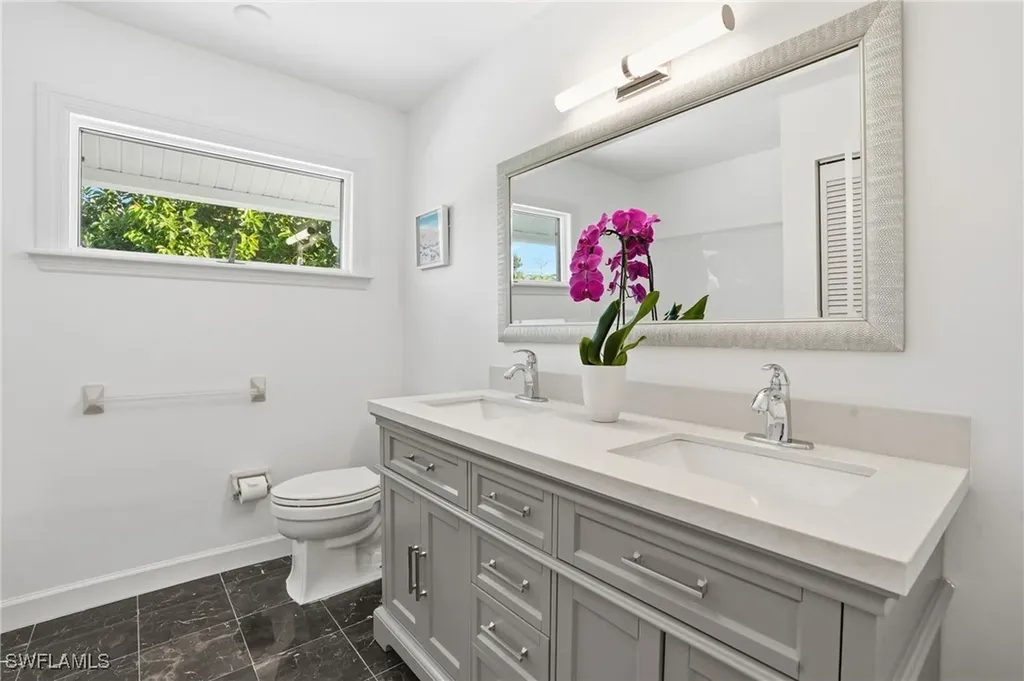 6260 Waxmyrtle Way Naples FL 34109