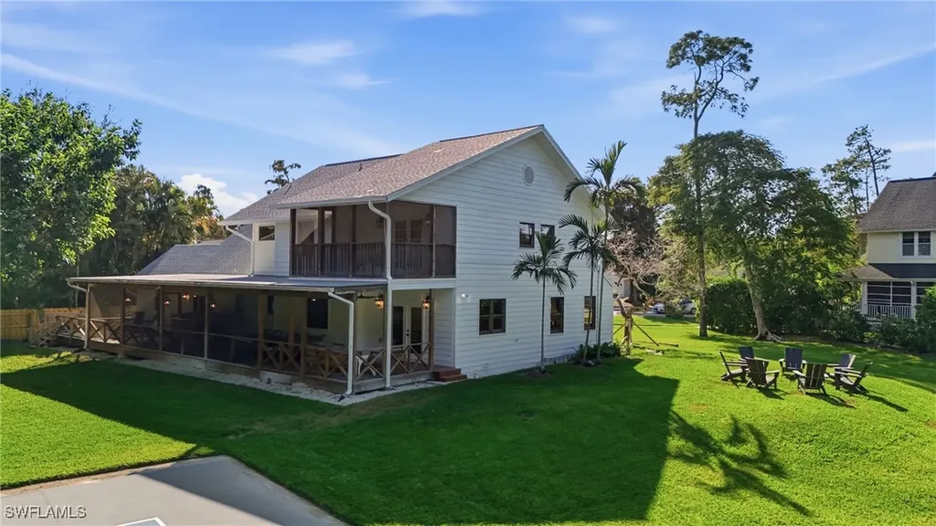 6260 Waxmyrtle Way Naples FL 34109