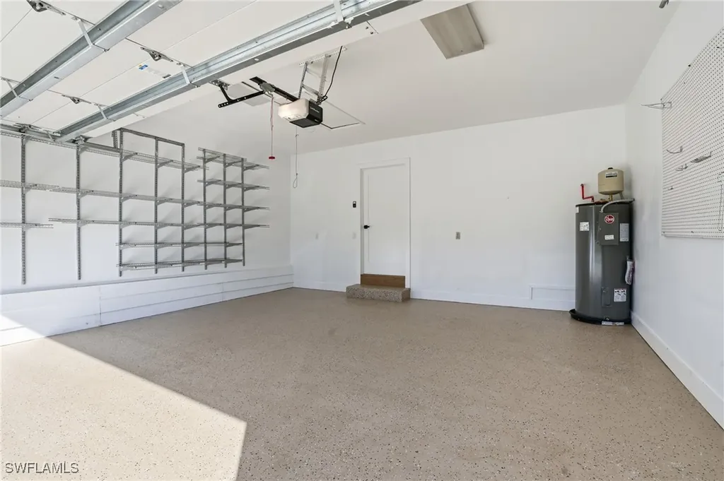 6260 Waxmyrtle Way Naples FL 34109