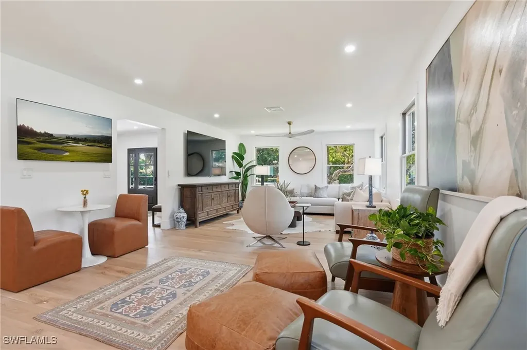 6260 Waxmyrtle Way Naples FL 34109