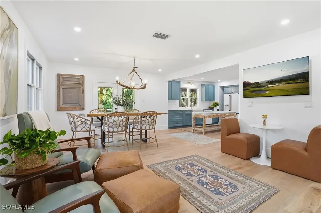 6260 Waxmyrtle Way Naples FL 34109
