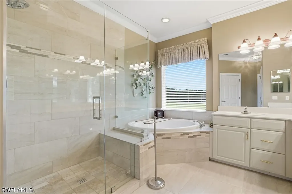4750 Shinnecock Hills Court Naples FL 34112