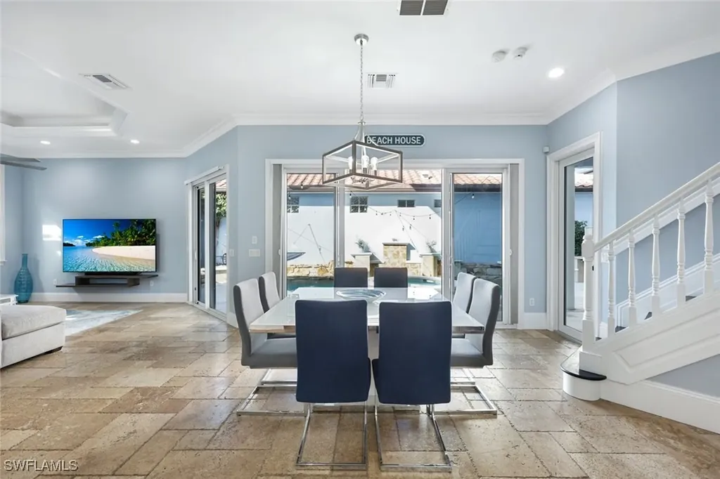 646 111th Avenue N Naples FL 34108