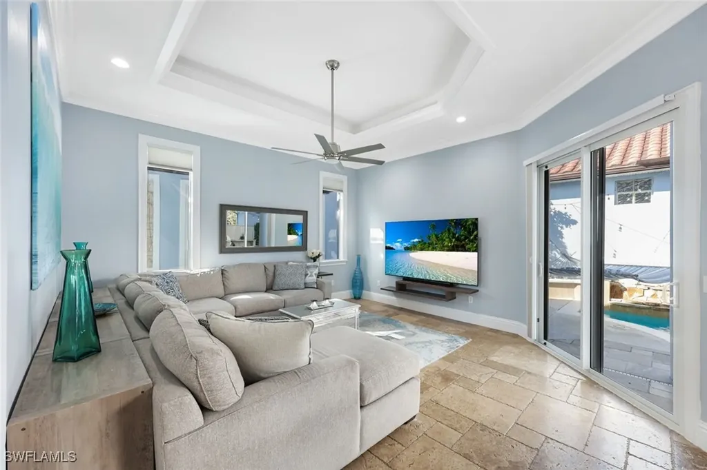 646 111th Avenue N Naples FL 34108