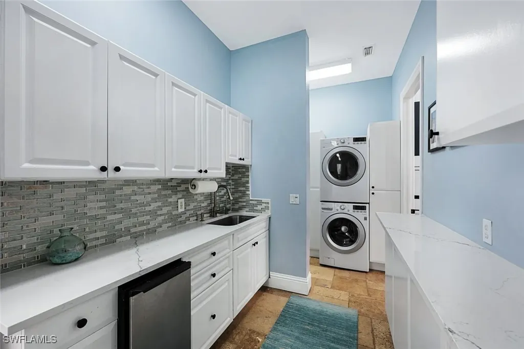 646 111th Avenue N Naples FL 34108