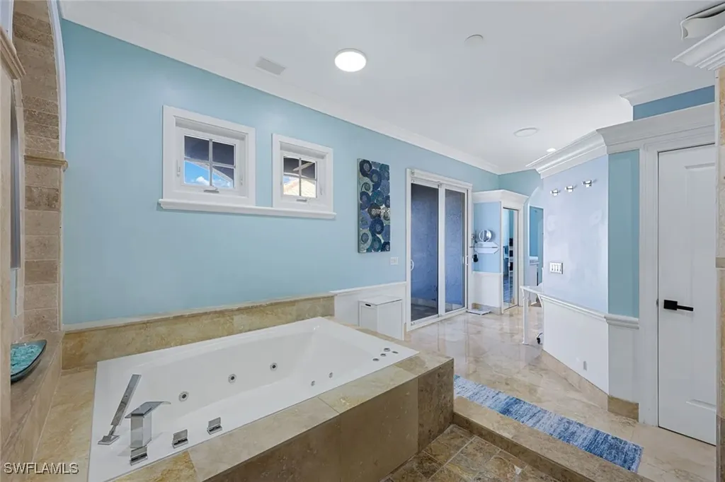 646 111th Avenue N Naples FL 34108