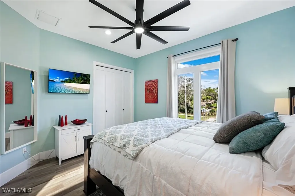 646 111th Avenue N Naples FL 34108