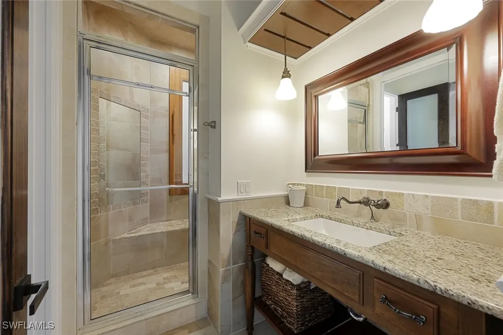 646 111th Avenue N Naples FL 34108