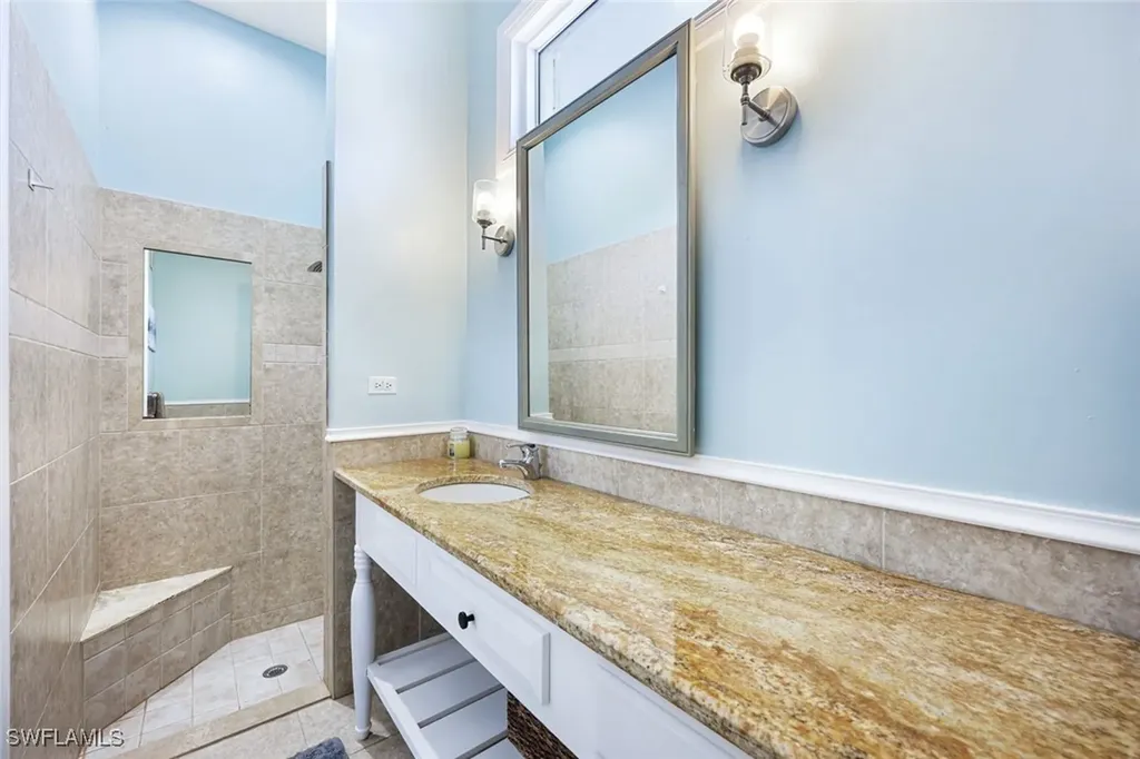 646 111th Avenue N Naples FL 34108