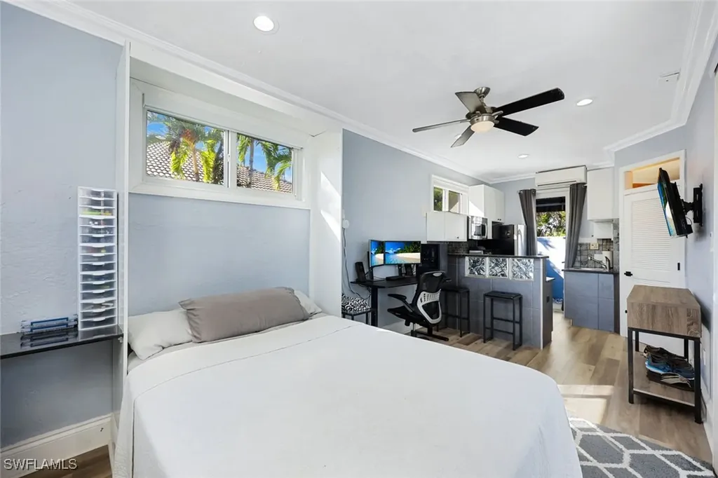 646 111th Avenue N Naples FL 34108