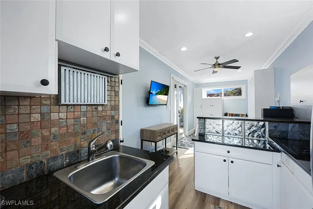 646 111th Avenue N Naples FL 34108